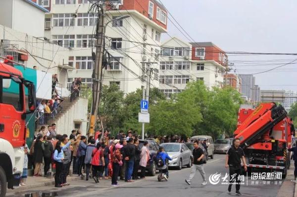 突發(fā)！青島一居民樓發(fā)生爆燃！已造1人死亡，7人受傷！3公里外有震感…