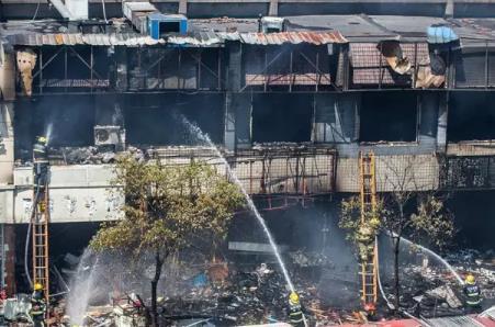 煤氣罐有沒忘關(guān)閥門？ 爆燃事故給餐館沉重警示